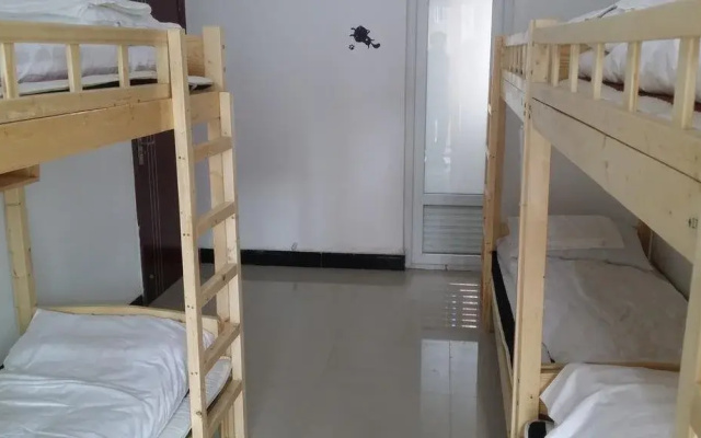 Wutongshu Youth Hostel