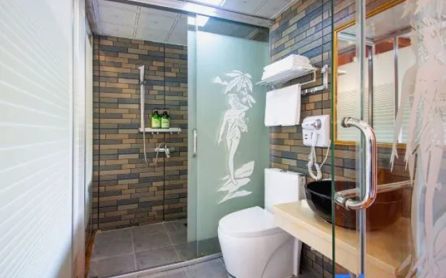 Fenghuang Nianhe Riverside Vacation Apartment