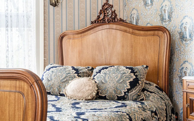 Vrooman Mansion B&B