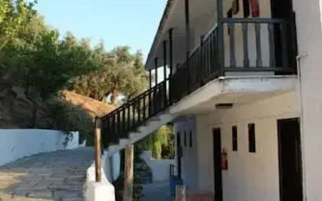 Daphnee Studios