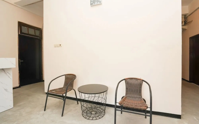 OYO 1374 Semampir Residence at Ahmad Yani
