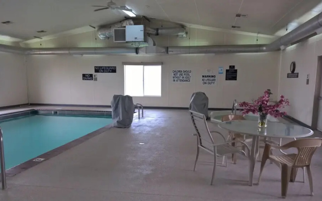 Super 8 Motel - Belgrade/ Bozeman Airport