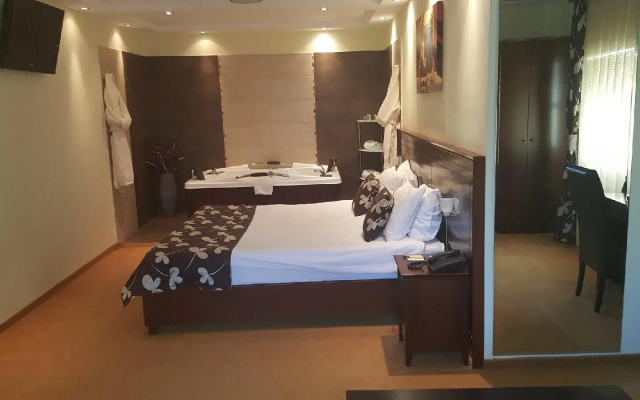 Hotel Contact