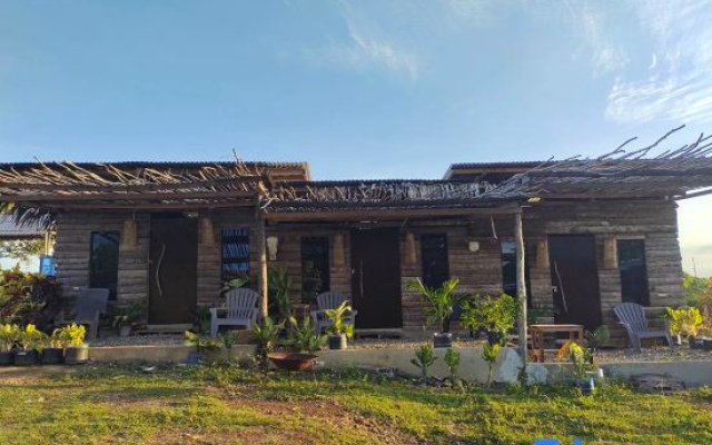 Tribu Kihud "Experience Simple Living"