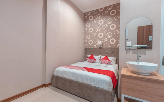 OYO 2082 D' Teras