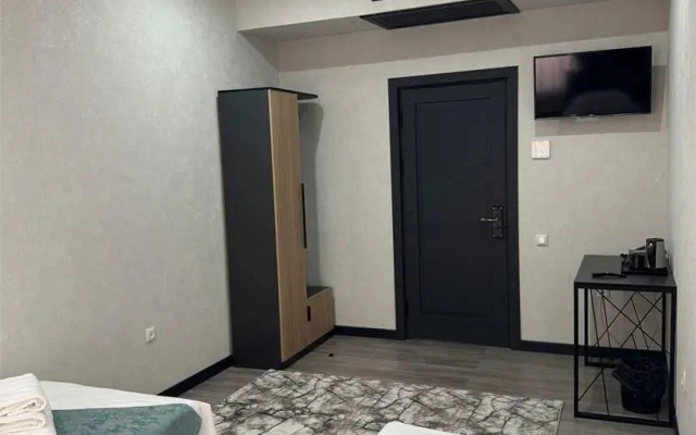 Mehran Hostel (Мехран)