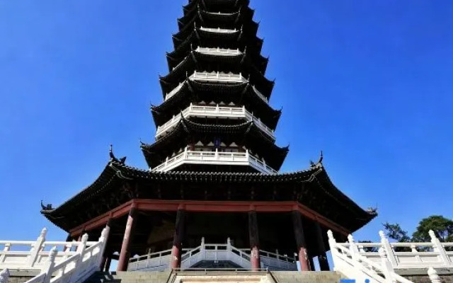 Yunmeng Theme Hotel (Ganzhou University Town)