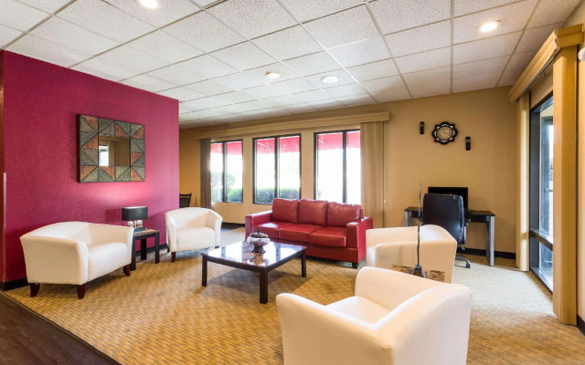 Econo Lodge Oxmoor