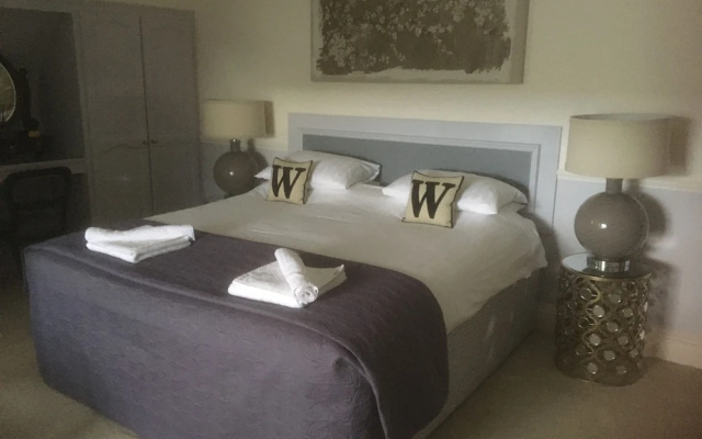 Woodlands Hotel
