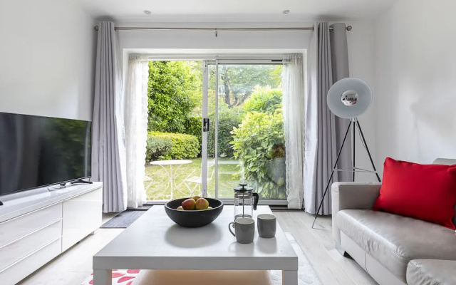 Beautiful 2BR Flat w/ Garden, 10 min to Stockwell