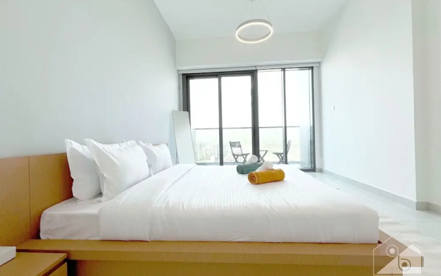 Luxury 1B With Balcony in Blue Wave Tower Dubai