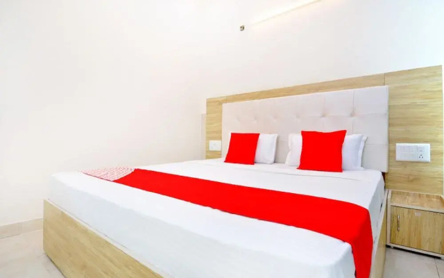 The Meridien by OYO Rooms