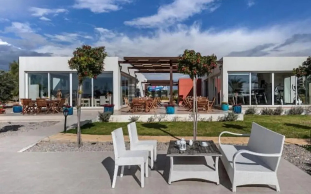 Thalassa Beach Resort Apartment 11-301