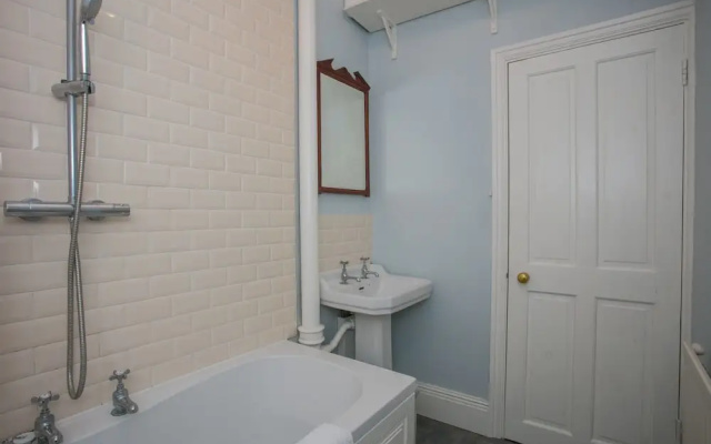 1 Bedroom Flat Close To Victoria Station