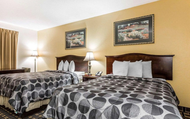 Econo Lodge Coliseum