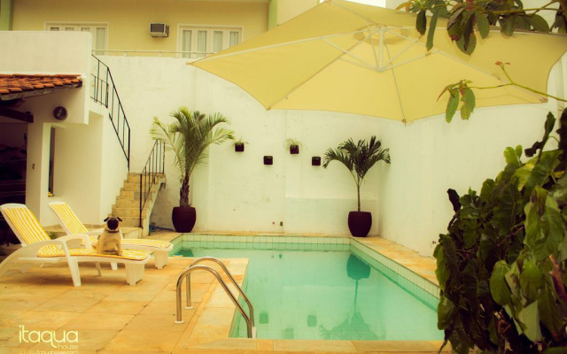 Itaqua House Bed and Breakfast