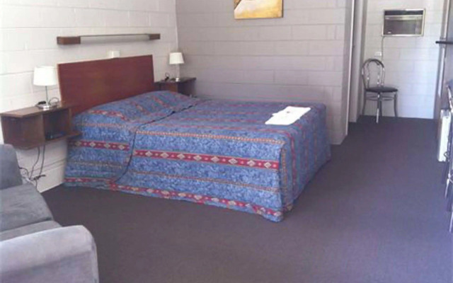 Tartan Motel,Yea