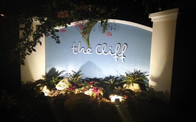 The Cliff Hotel вид на фасад