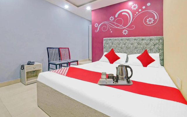 OYO Flagship 70015 Clouds Inn