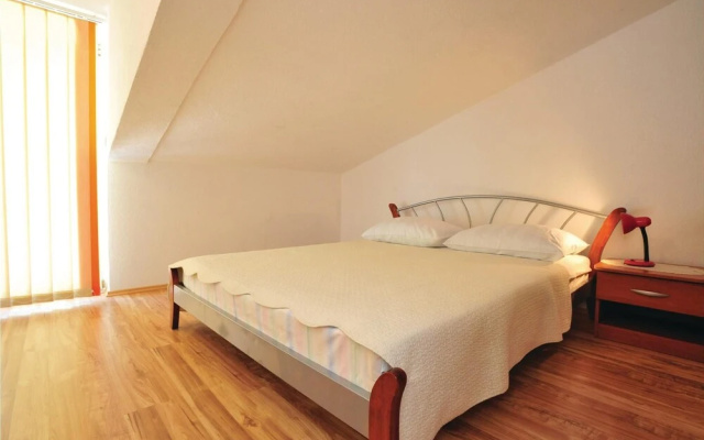Awesome Home in Lokva Rogoznica With Wifi and 1 Bedrooms