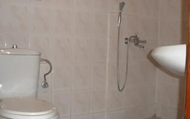 Hotel Los Dos Gallos (Dvata Petela)