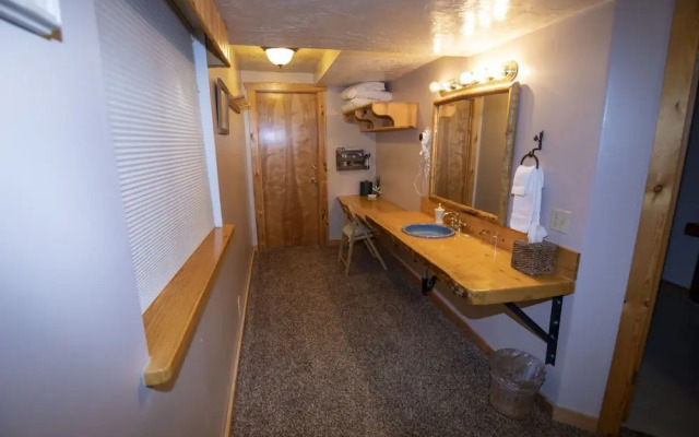 Snowberry Inn Bed & Breakfast