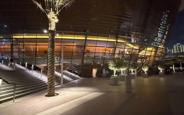 Full Burj Khalifa & Fountain View Show