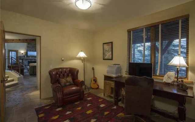 Adams Ranch Retreat by Telluride Resort Lodging