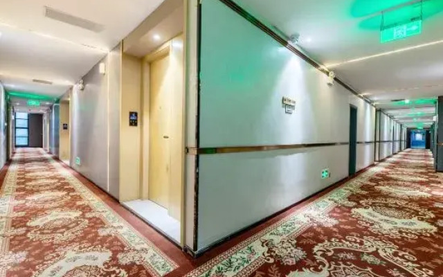 7 Days Inn (Shenzhen Science Park Metro Station & Vientiane Tiandi Branch)