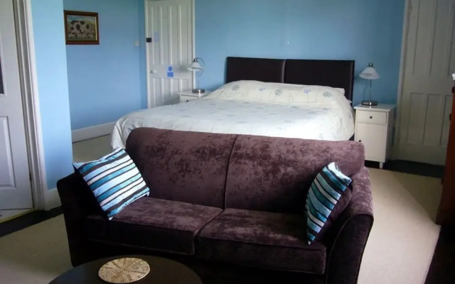 Dilton Court Farm B&B