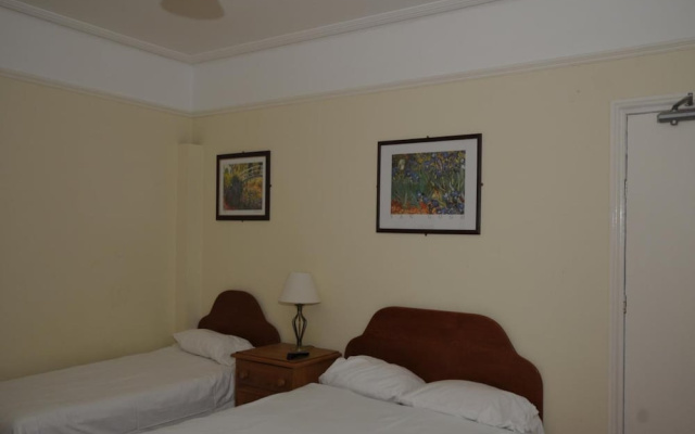 Wimblehurst Hotel