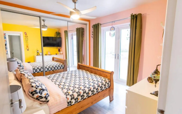 Stunningly Refurbished 1 bed Home on the N/e Coast