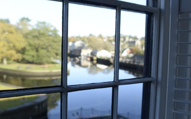 Steam Packet Inn