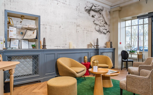 A l'Hotel des Roys