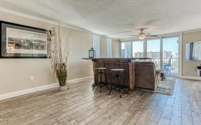 Dolphin Point 402b
