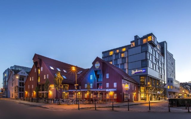 Отель Radisson Blu Hotel, Tromso Норвегия, Тромсе - отзывы, цены и фото номеров - забронировать отель Radisson Blu Hotel, Tromso онлайн вид на фасад
