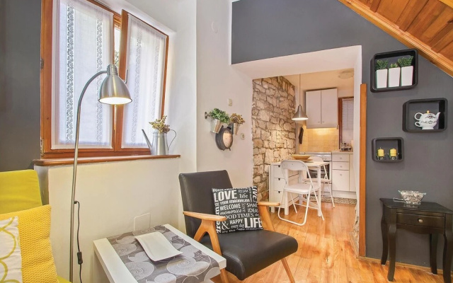 Nice Home in Fazana With Wifi and 2 Bedrooms