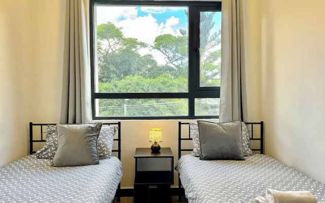 Tranquil 2-bedroom Apartment With Nature and City Views