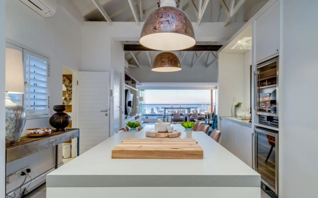 Spacious Penthouse Apartment With Breathtaking Views 3 Degrees North