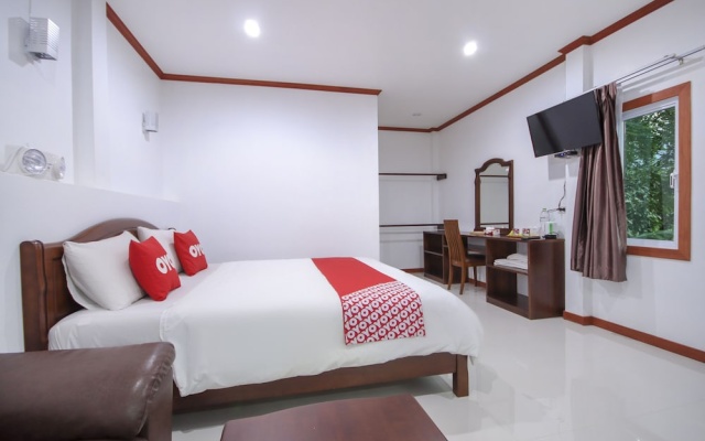 OYO 75353 Loy Chalet Resort