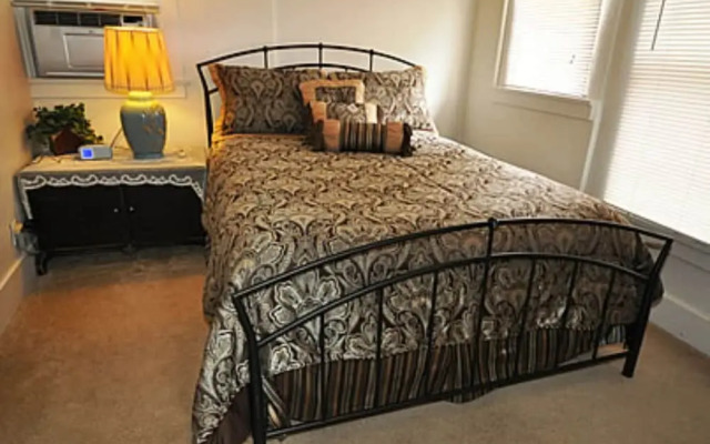 Avenue Hotel Bed and Breakfast