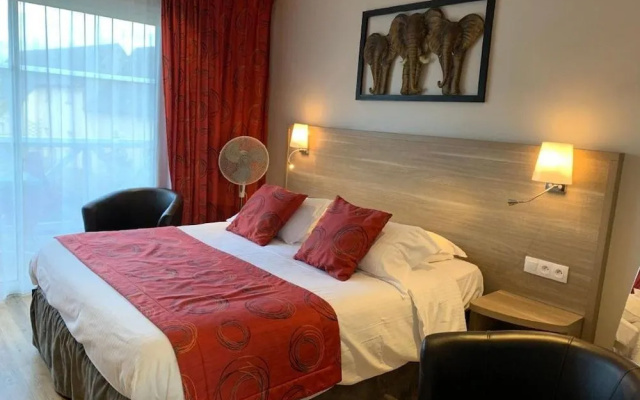 Contact Hôtel - Hôtel les Bleuets & SPA