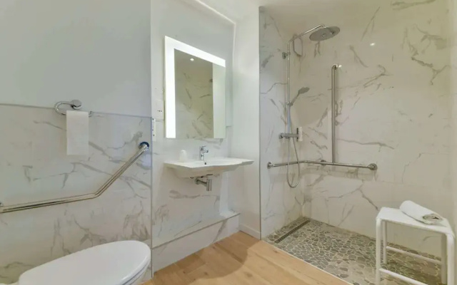 Hôtel Akena Crepy en Valois