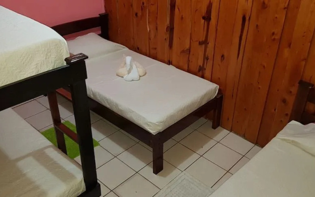 Moras Place B&B - Hostel