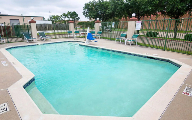 Rodeway Inn & Suites Highway 290 Northwest