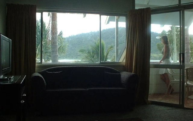 Airlie Seaview Apartments