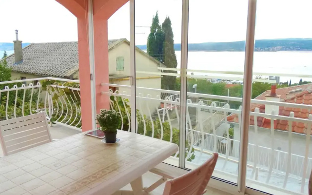 Lush and Sunny Apartment With Balcony and Sea View