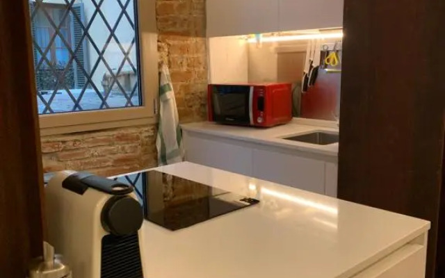 AI MAGAZZINI DEI MEDICI (casa con balcone)