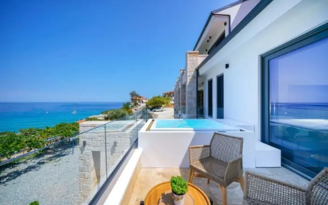 Essentia Luxury