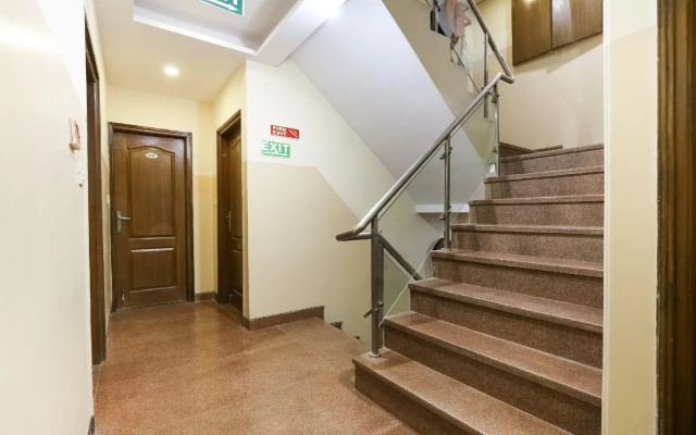 OYO 73674 Hotel Sampuran Inn
